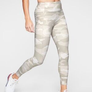 ATHLETA White Camo‎ Contender 7/8 Tight Active Workout Gym Running Leggings Sz M